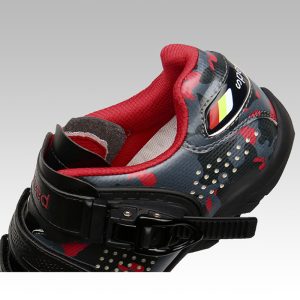 Breathable mesh cycling shoe