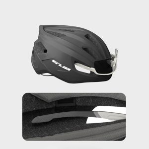 Cycling helmet with glasses slot